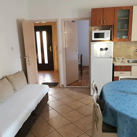 Near By Everything Daire *