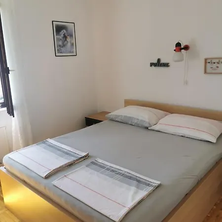 Near By Everything Vodice