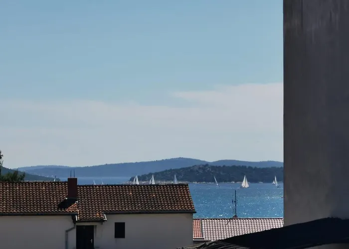 Near By Everything アパート