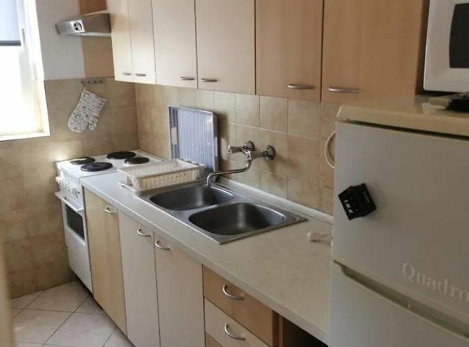 アパート Near By Everything