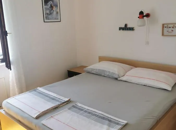 Near By Everything Vodice